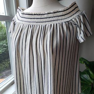 American Eagle M Cream with Grey striped top